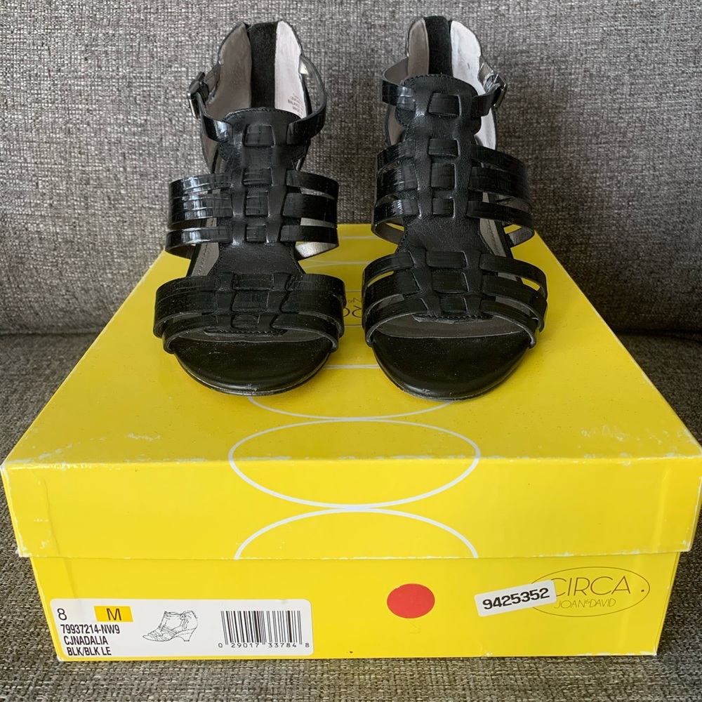 Circa black wedge sandal - size 8